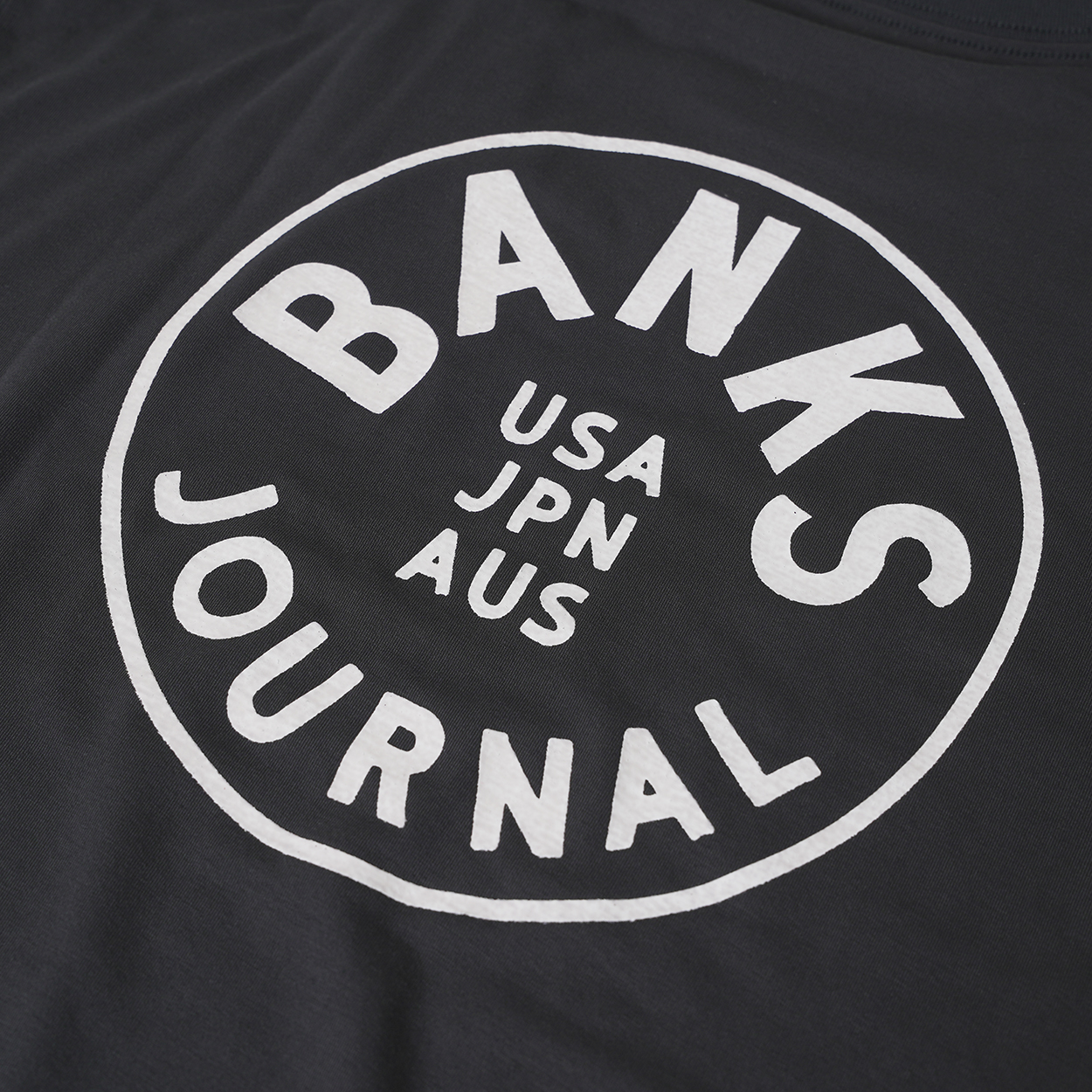 BANKS JOURNAL / CIRCLE SURF TEE